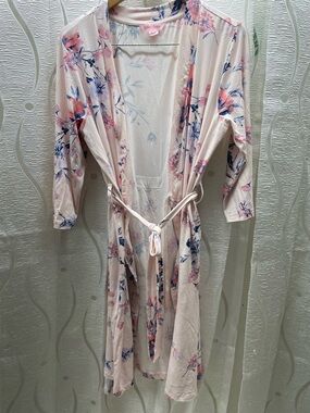 Suko Jeans Floral Robe Womens Size Large Pink Blue Wrap Tie‎ Waist Excellent